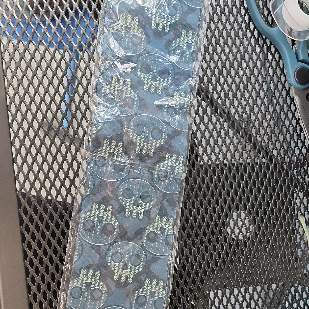 Lily Blue Skull Patterned Socks